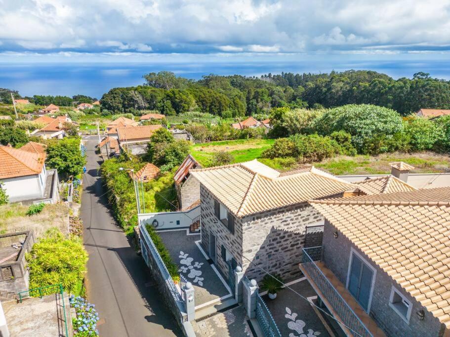 Casa Do Palheiro Ribeirinho Villa Porto Moniz Exterior photo
